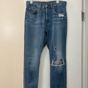 Levi’s medium wash W27 L30